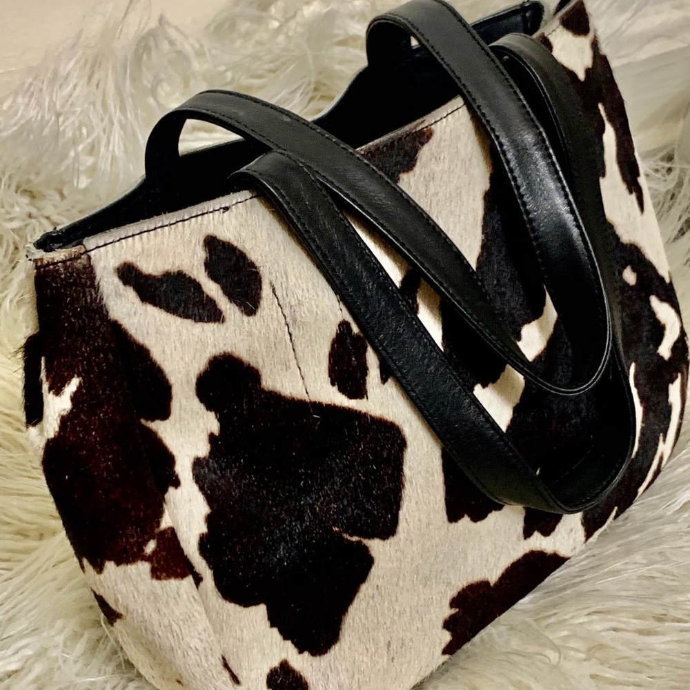 BANANA REPUBLIC : Cowhide Satchel